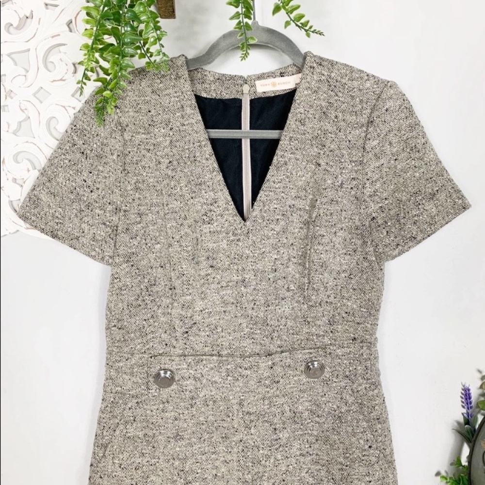 Elegant Gray Tweed Dress - Picture 4 of 10